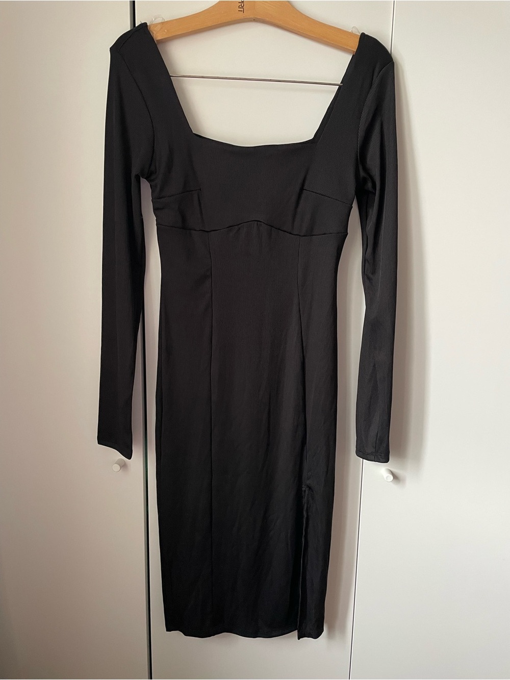 Heart & Hips Black Long-Sleeve Square Neck Midi Dress